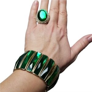 Green bracelet and ring set